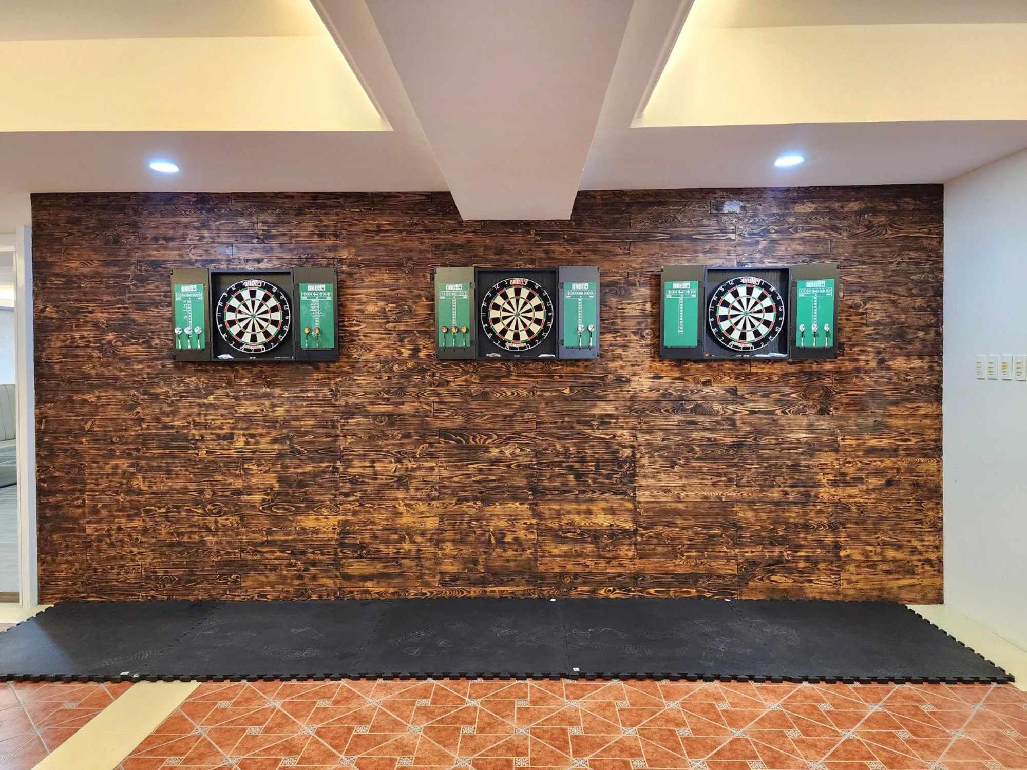 Burgundy Mckinley Place Service Apartment Manila Exteriör bild